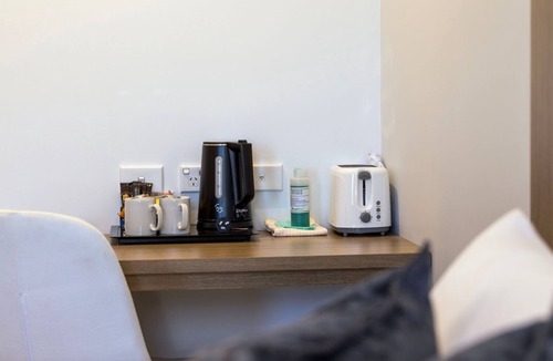 Callala Beach Apartment | Modern Queen Studio - 6 Min Walk to Callala Beach