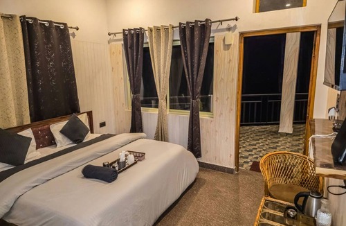 Kanatal Hotel | Morning Breeze Homestay Kanatal