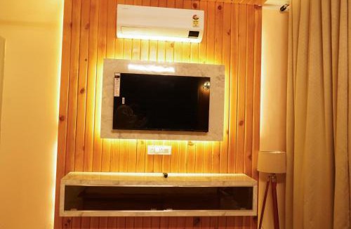 Sukha Hotel | Mount kirola stay