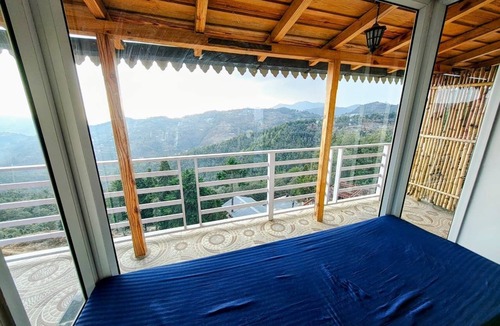 Mukteshwar Hotel | Mountain view rooms with private balcony