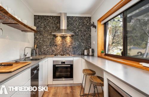 Thredbo Ski Chalet | Mowamba E2