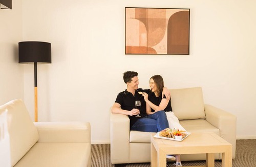 Swan Hill Hotel | Murray Downs Resort