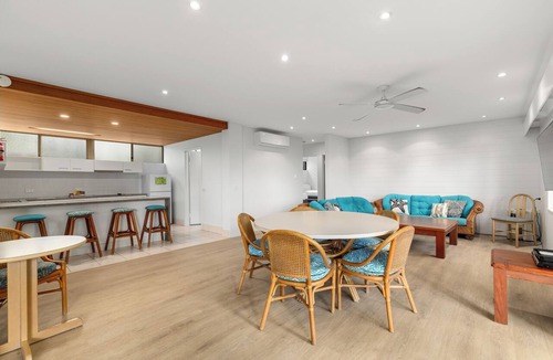 Sapphire Beach Resort | Nautilus Beach Resort by Charlesworth