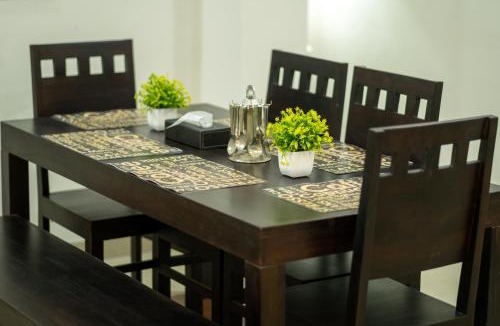 Air Force Area Apartment | Near AIIMS Cook-Your-Own Kitchen Family Villa