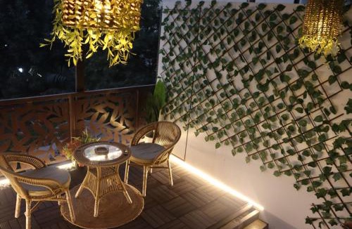 Sushant Lok Apartment | Noor by Saanjh, 1BHK Serviced Apartment, Boho Balcony, Golf Course Road, Sector 43