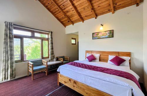 Kaul Hotel | Oak Essence
