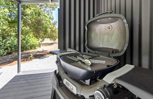 North Dandalup Cabin | Off Grid Tiny Home : City Escape, Unwind & Reconnect with Nature