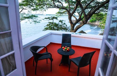 Fort Kochi Hotel | Old Lighthouse Bristow Hotel , Fort Kochi