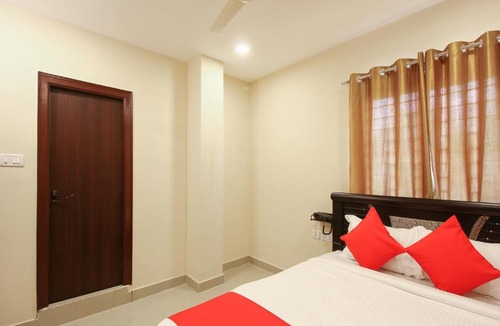 Serilingampally Hotel | OYO 14266 Flagship Serilingampally