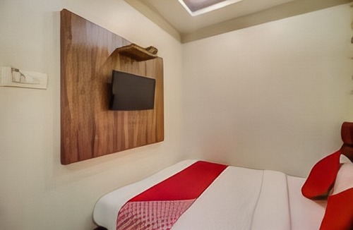 Sakinaka Hotel | OYO 42009 Hotel A One Suite