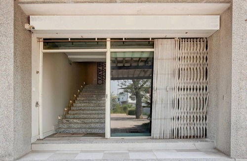 Ahmedabad House | OYO Hotel Anmol Palace