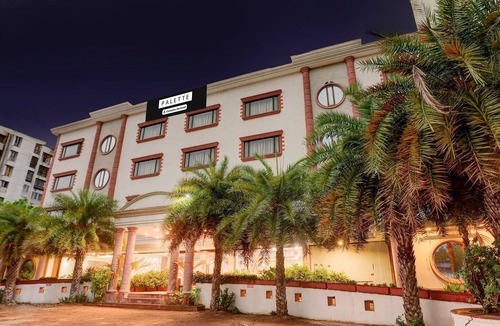 Anand House | Palette Anand Hotel La Casa Inn