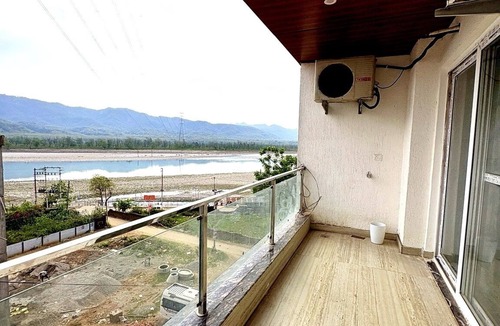 Haridwar Apartment | Palm & Pampas Ganga View 2BHK Near Ghat Couple/Family and Pet friendly