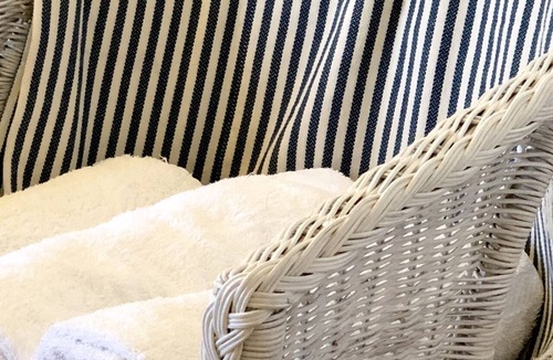 Dunsborough Villa | Panoramic Bay Views - Pet friendly & only a 5 minute stroll to town