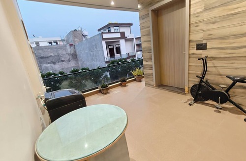 Lucknow House | Peaceful 3 BHK Stay with Premium Amenities