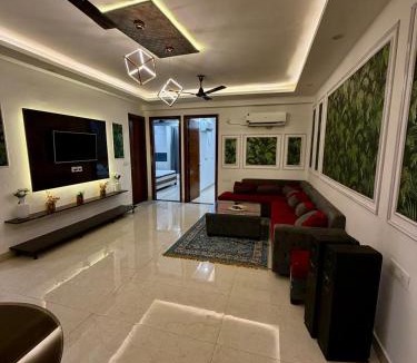Chhatarpur Apartment | Peaceful Luxury Retreat 3BHK ,Relax, Family, Party