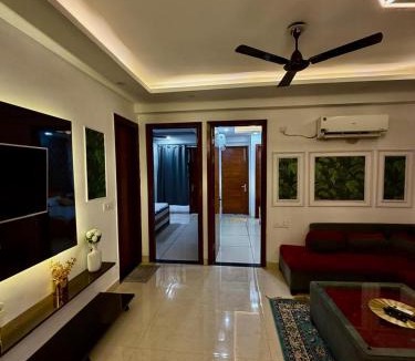 Chhatarpur Apartment | Peaceful Luxury Retreat 3BHK ,Relax, Family, Party