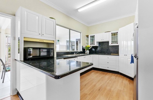 Patonga House | Pet friendly, stroll to Boat Housel