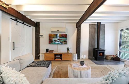 St. Georges Basin House | Pet-Friendly, Waterfront - Jervis Bay - Book 3 Nights, Pay for 2 until 24 September 2026