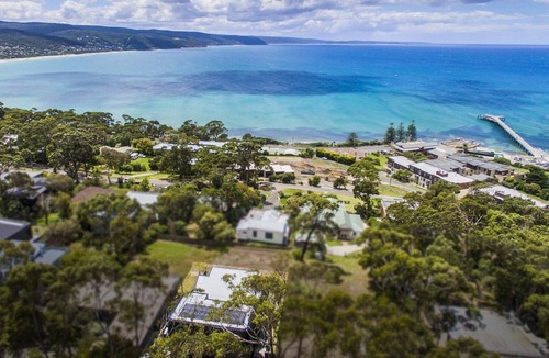 Lorne House | Pierview - Architecturally Designed, Infinity Pool, Complete Luxury