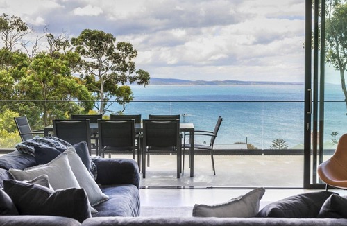 Lorne House | Pierview - Architecturally Designed, Infinity Pool, Complete Luxury