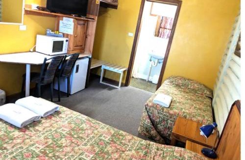 Nelson Hotel | Pinehaven Motel