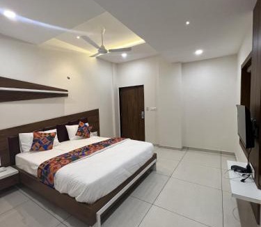 Sidhpur Hotel | planet motel