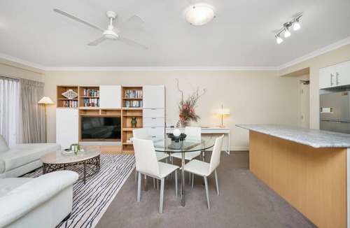 Perth Central Business District Apartment | Prime 2BR Suite on Mounts Bay Road