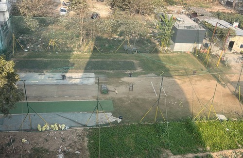 Sainik Farm Apartment | Private 1BHK APT in South Delhi -couple friendly Near Qutub Minar, Max Hospital