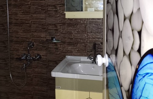 Thiruvananthapuram Apartment | Private Room with Kitchen