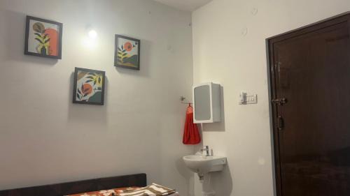 Perungalathur House | property is not bookable