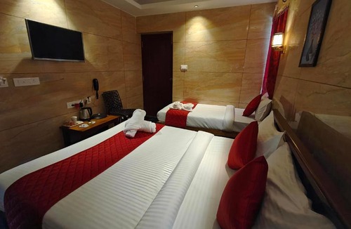 Kuilapalayam Hotel | PV Tower - Auro Beach
