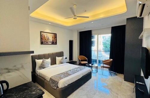 Sector 51 Hotel | Reebah Grande