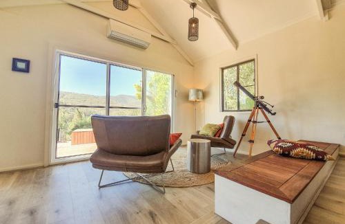Riverlea Villa | RIVERLEA RETREAT MUDGEE - Private, Outdoor Bath, Pool, Tranquility