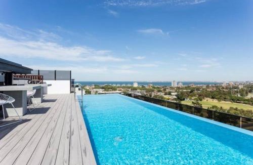 St Kilda Apartment | Rooftop infinity pool - St Kilda luxury
