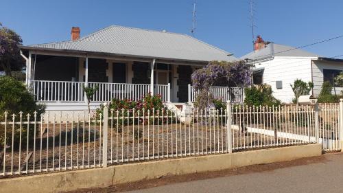 Northam Bed & Breakfast | Roseneath Cottage