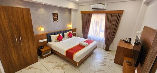 Thalassery Hotel | Royal Palace