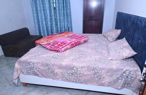 Una House | Royal Star Guest House Peernigha