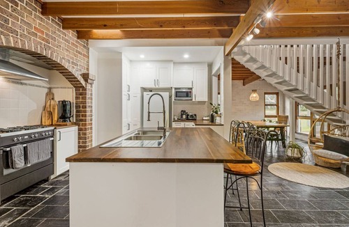 Crescent Head House | Rustic 4 Bedroom Retreat, Pool & Pets