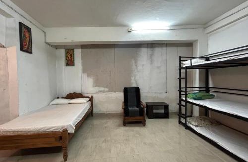 Kanjirappally Hostel | Sabari Rooms