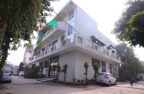 Agra Cabin | Sadhna Home Stay is an ideal place to rest, recharge, and experience