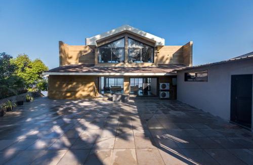 Wai Villa | SaffronStays Mountain Rizz - 5BR veg-only villa with infinity pool & valley views