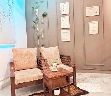 Clover Park Apartment | Saiwal Home - Walk to Airport & Phoenix Mall