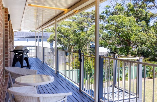 Callala Beach House | Sandy Adventures - Pet Friendly - 1 Min to Beach