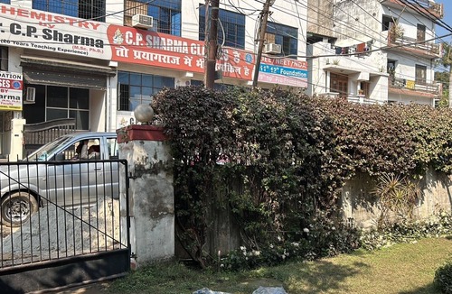 Allahabad Villa | Sangam Homestay Charming 3-bedroom villa with WiFi, AC in wonderful Prayagraj