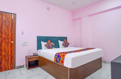 Chennai Hotel | SanvaLuxuryRoom By Royal VIP Hospitality