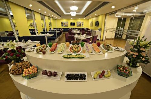 Naraina Hotel | Sarovar Portico Naraina, Hotel