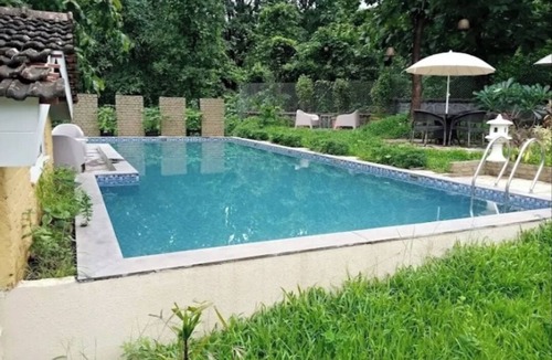 Karjat Apartment | Scenic View of Mountains with Projector for relaxed Stay with friends and family