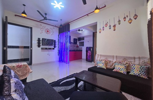 Wadala Apartment | Sea view 26th floor comfortable Soothing apartment with AC in bedroom Mumbai