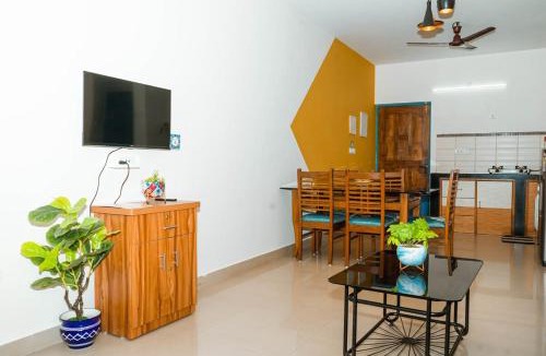 Orlim Apartment | Seashore Serenity 2BHK S650m Stroll Varca Beach